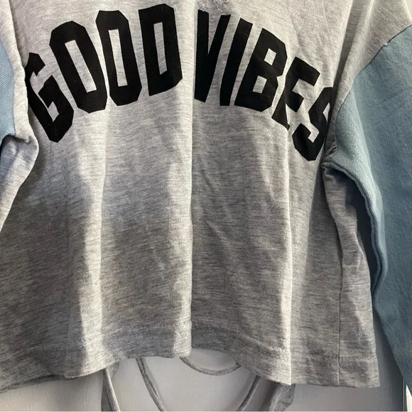 Trendy Gray and Blue Crop Top with 'Good Vibes' Print - Picture 3 of 8